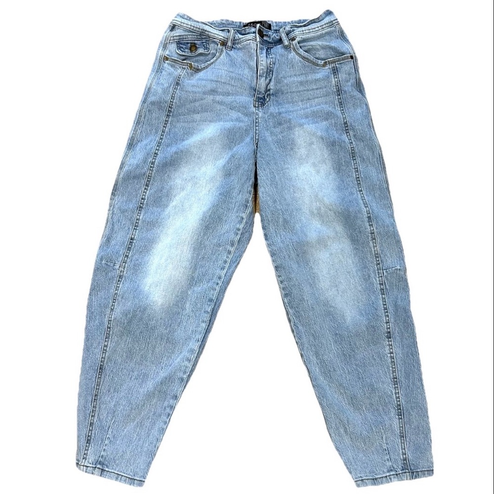 ONE 5 ONE High Rise Barrel Leg Light Wash Jeans Size 8/29 Trendy Inseam 26”
